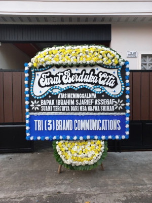 Papan Bunga Duka di Tiro Sompe